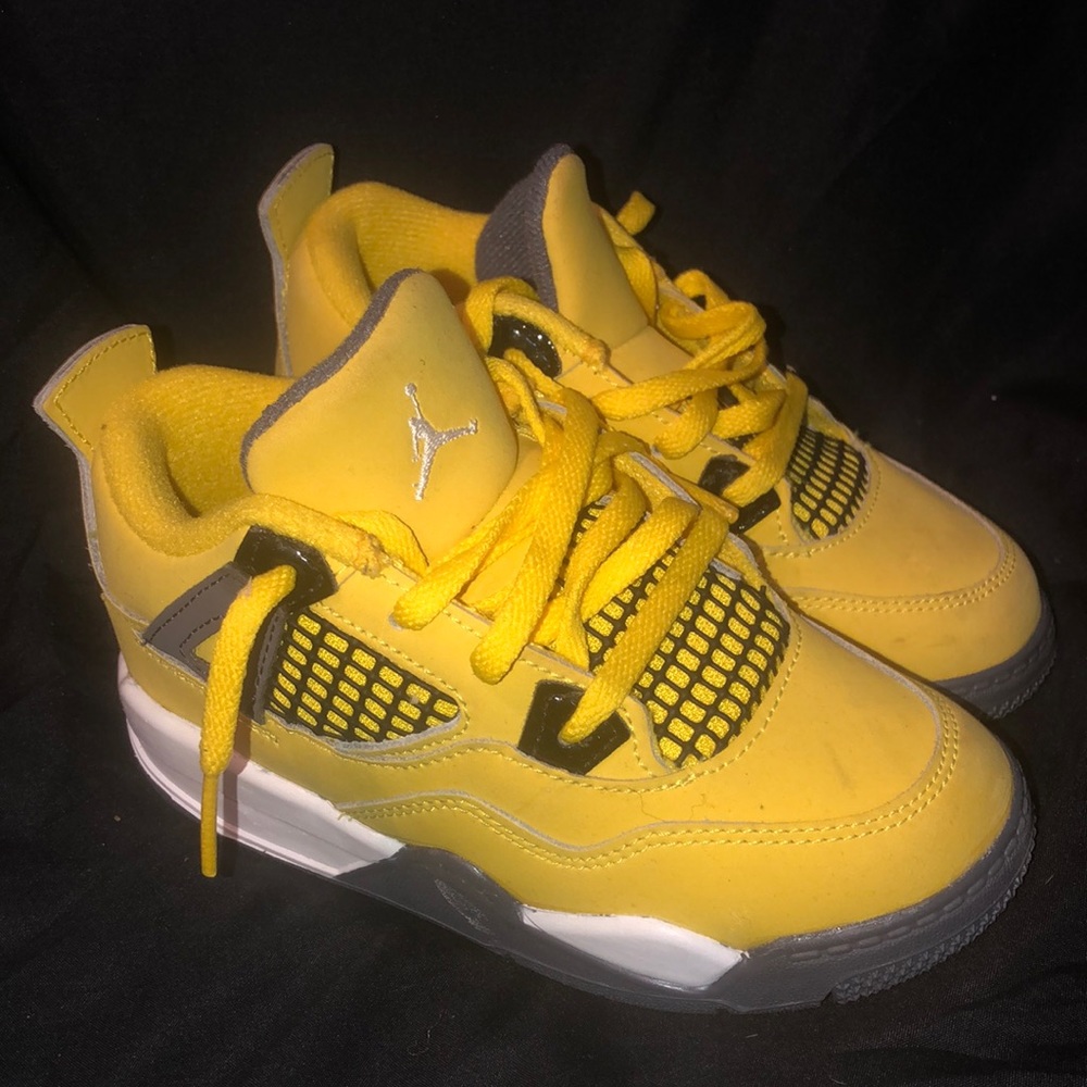 Jordan 4 Retro Lightning Tour Yellow Cool Gray 10 shoes kids 10C